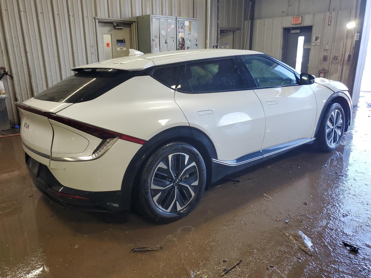 2022 KIA EV6 LIGHT VIN:KNDC3DLC2N5034114