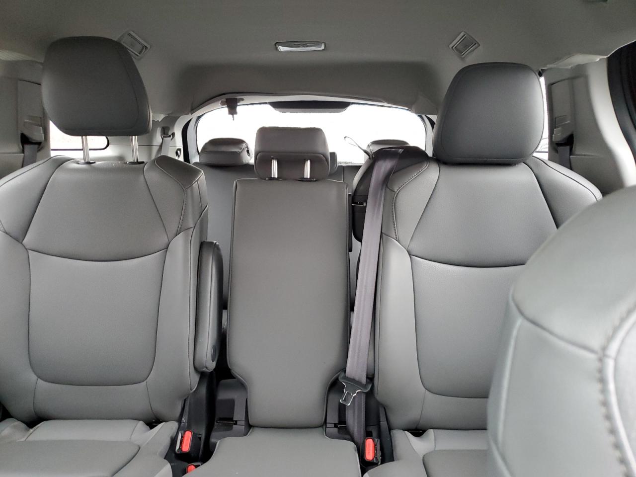 2022 TOYOTA SIENNA XLE VIN:5TDYRKEC8NS130037
