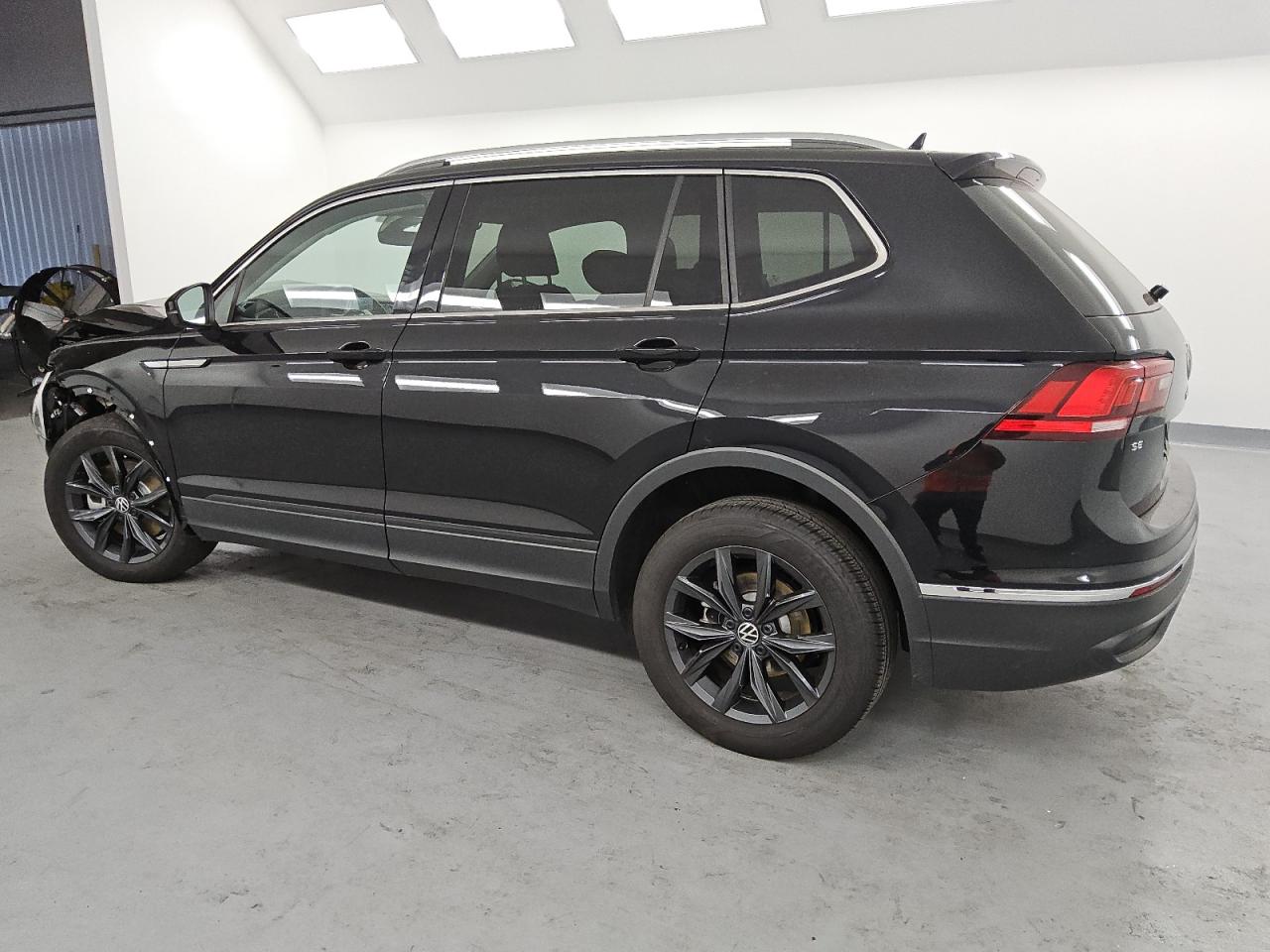 2024 VOLKSWAGEN TIGUAN SE VIN:3VV3B7AX2RM125086