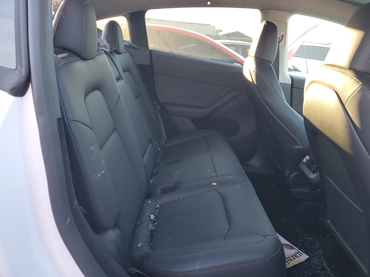 2024 TESLA MODEL Y  VIN:7SAYGDEF1RA261719