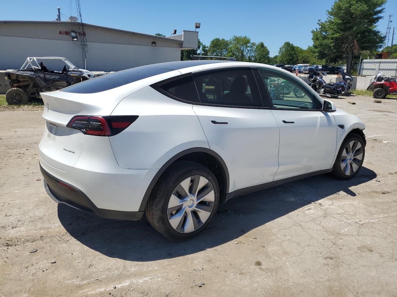 2023 TESLA MODEL Y  VIN:7SAYGDEE8PF669206