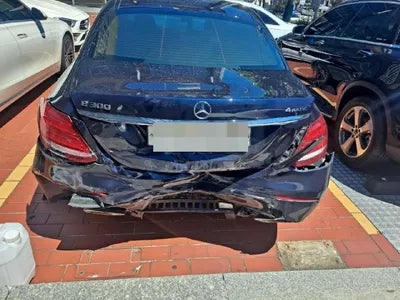 2018 Mercedes-Benz E 300 VIN: