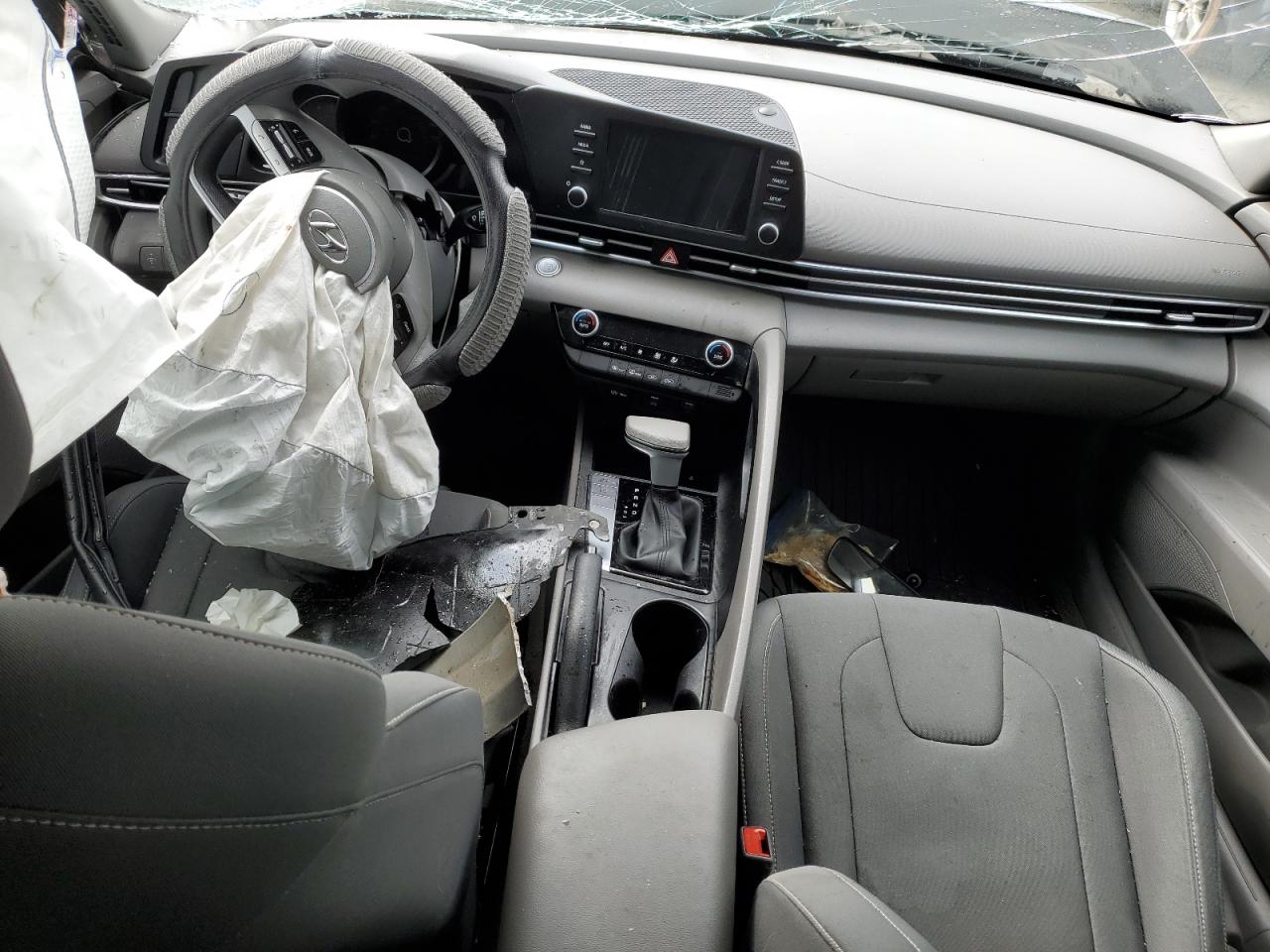 2022 HYUNDAI ELANTRA SEL VIN:KMHLM4AG1NU339933