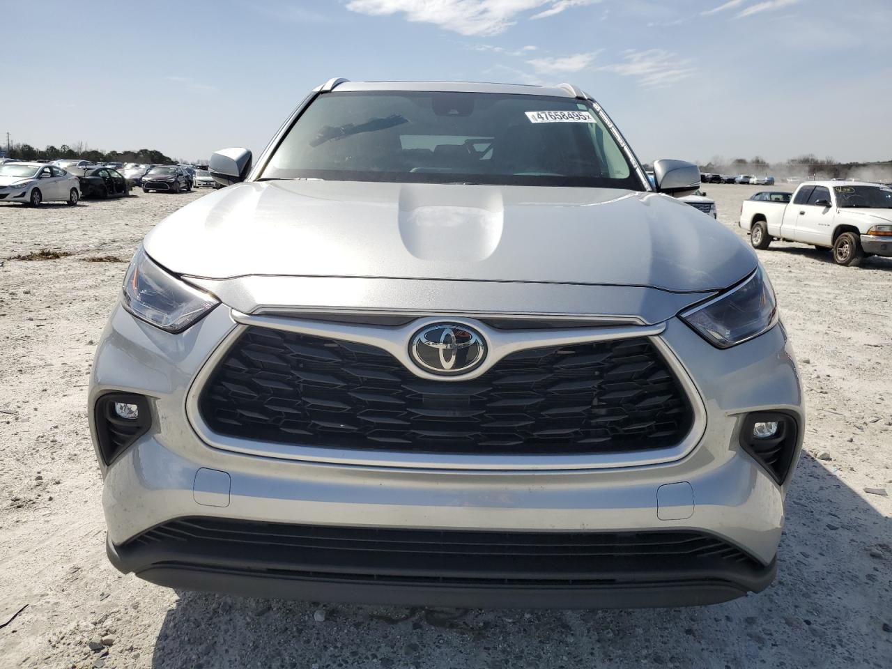 2022 TOYOTA HIGHLANDER XLE VIN:5TDGZRAH5NS141177