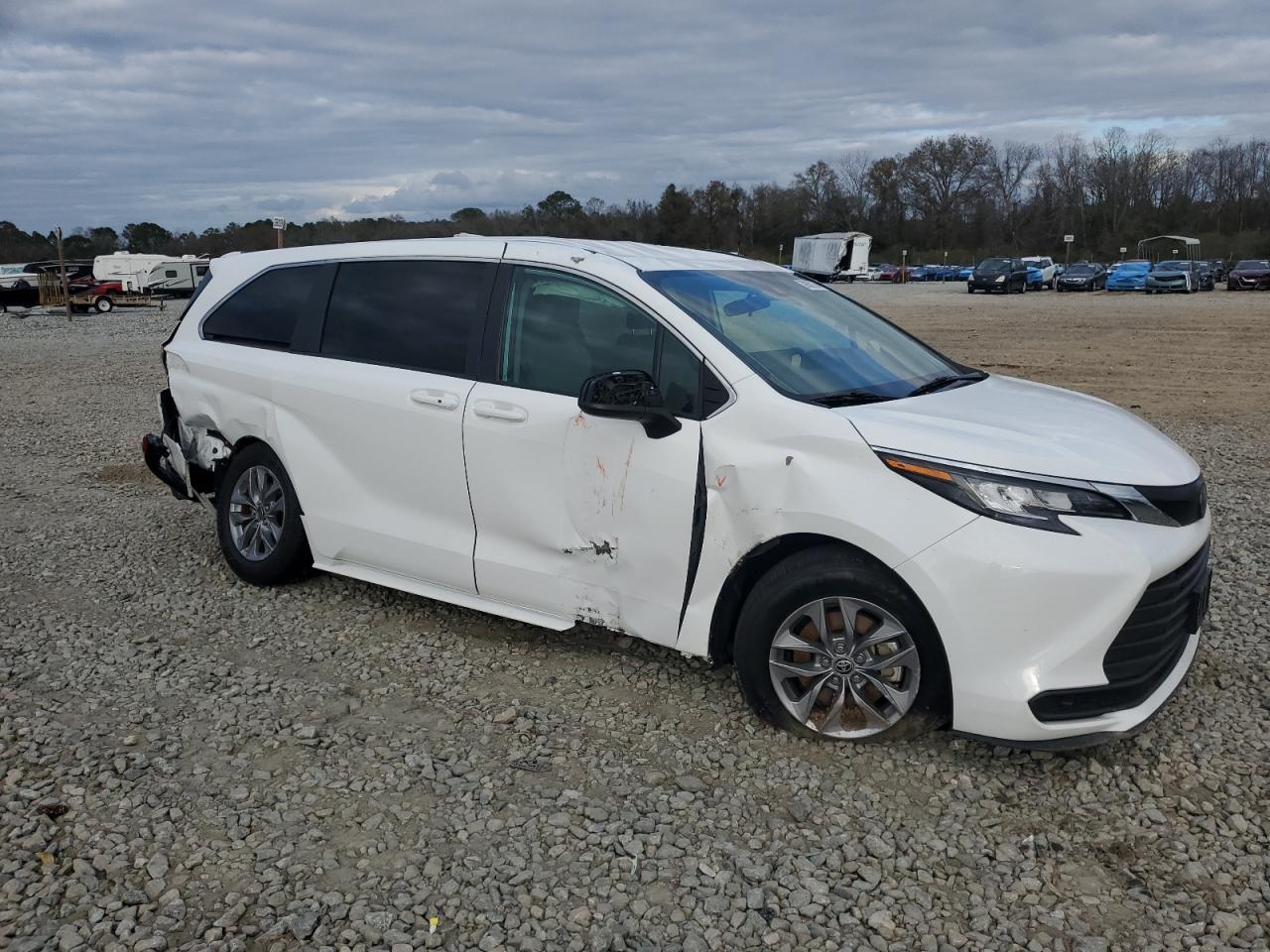 2022 TOYOTA SIENNA LE VIN:5TDKRKEC3NS116634