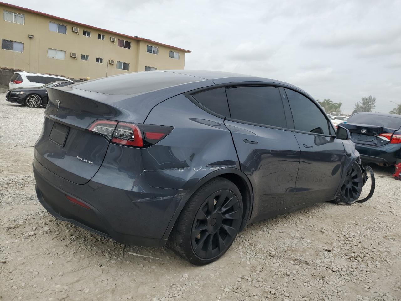 2023 TESLA MODEL Y  VIN:7SAYGDEE5PA026115