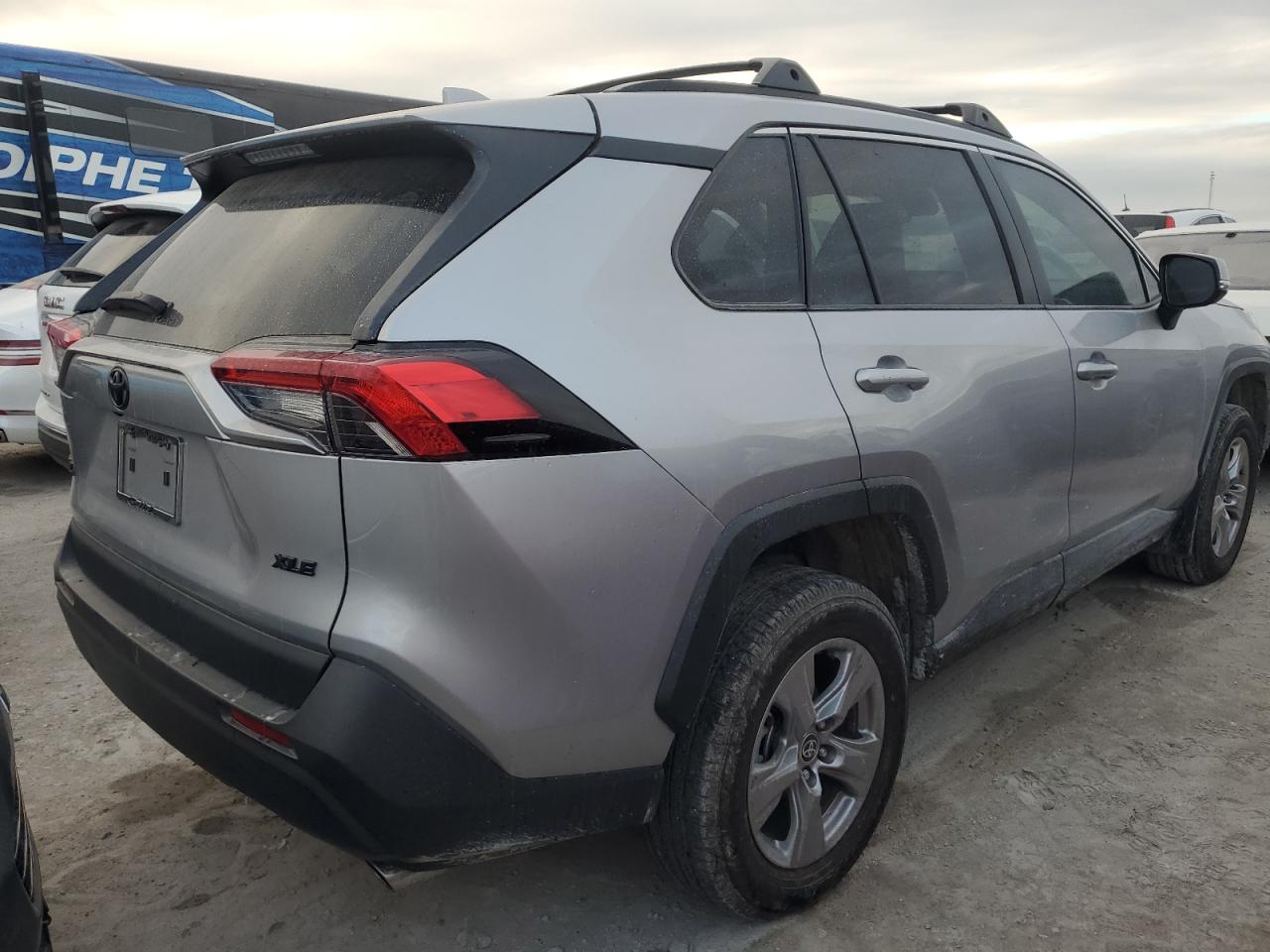 2022 TOYOTA RAV4 XLE VIN:2T3W1RFV5NC189148