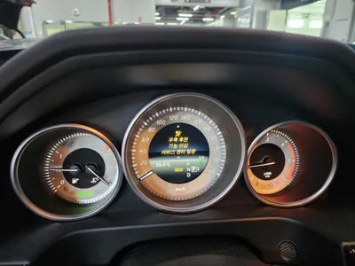 2015 Mercedes-Benz E 220 VIN: