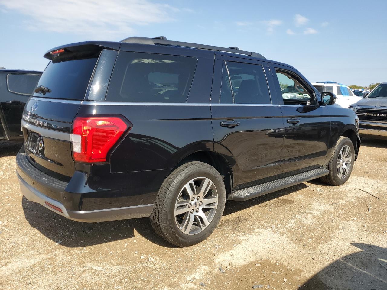 2024 FORD EXPEDITION XLT VIN:1FMJU1H83REA57412