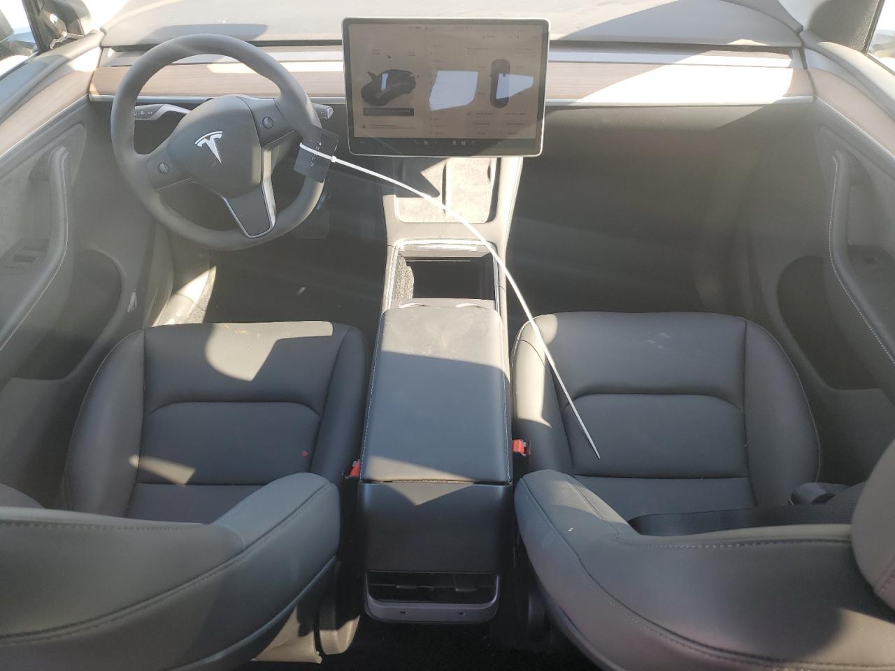 2024 TESLA MODEL Y  VIN:7SAYGDEE9RA322998