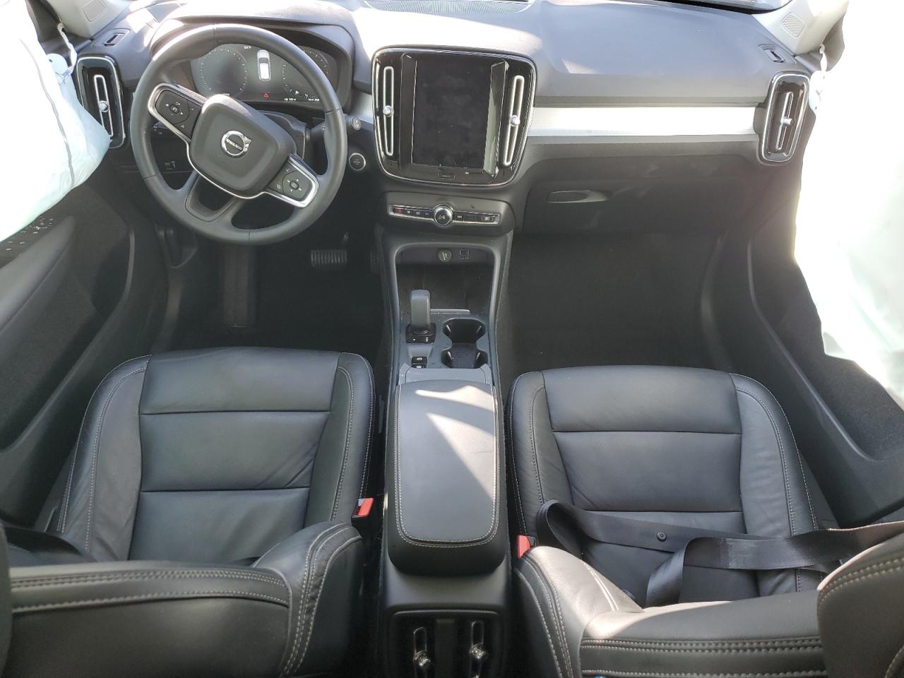 2022 VOLVO XC40 T5 MOMENTUM VIN:YV4162UK5N2734491