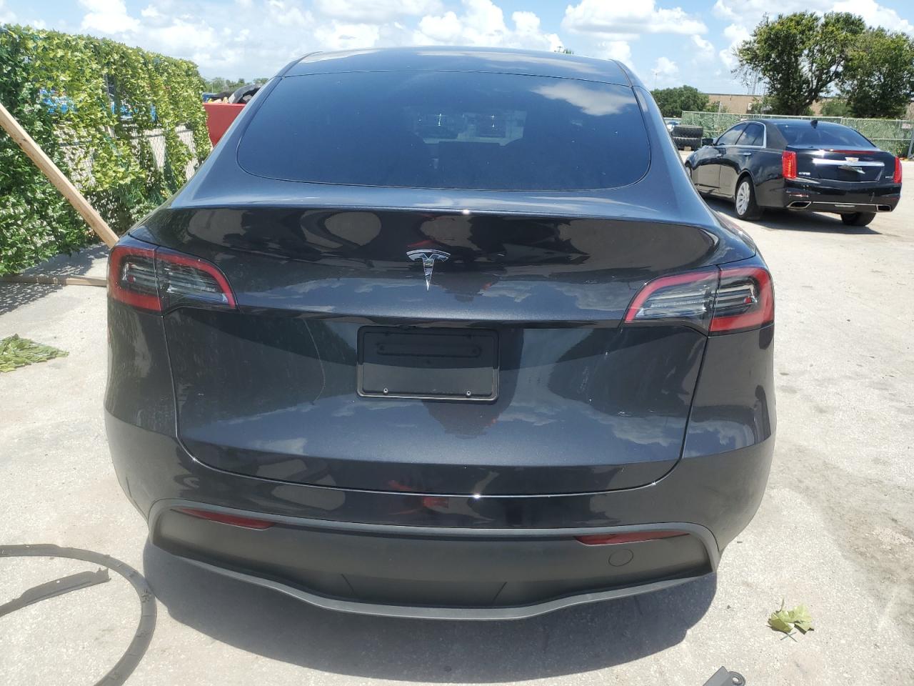 2024 TESLA MODEL Y  VIN:7SAYGDED1RF041840