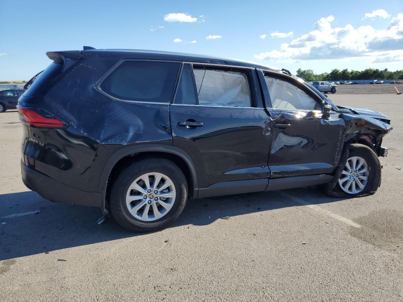 2024 TOYOTA GRAND HIGHLANDER XLE VIN:5TDAAAB59RS015235