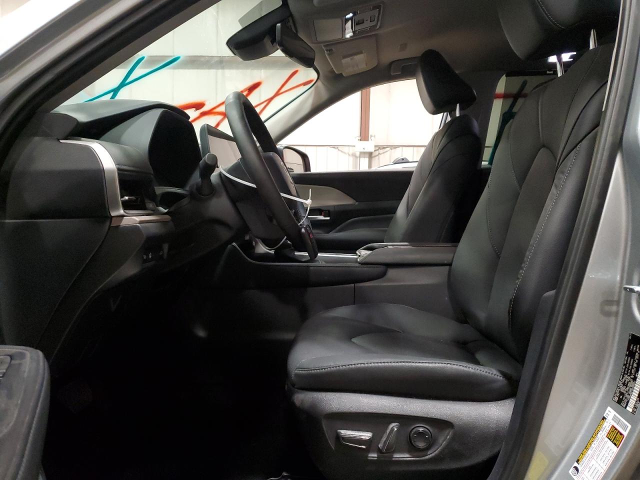2024 TOYOTA GRAND HIGHLANDER XLE VIN:5TDAAAB51RS056653