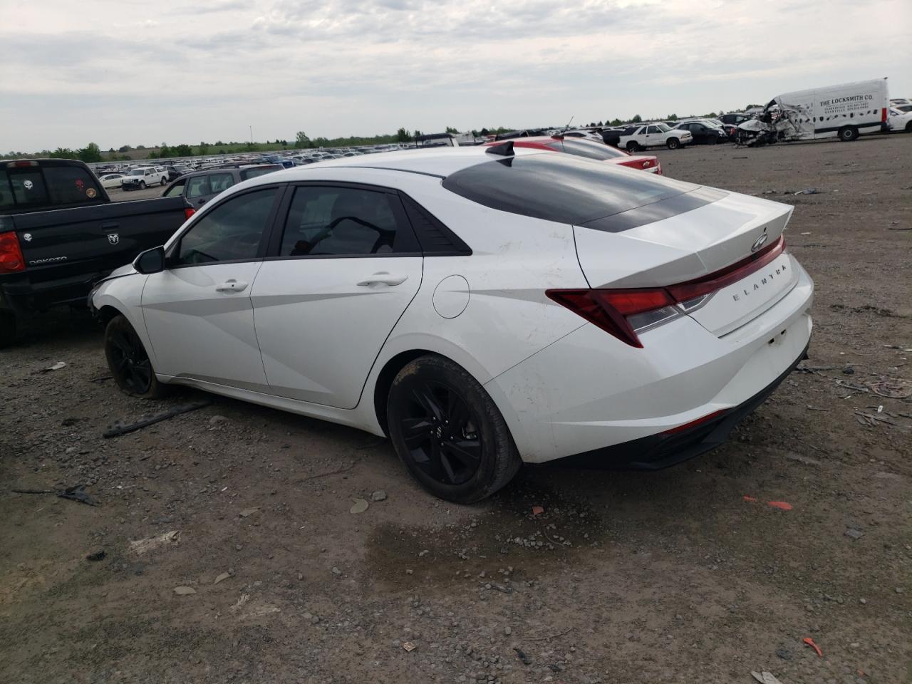 2022 HYUNDAI ELANTRA SEL VIN:5NPLM4AG2NH061462