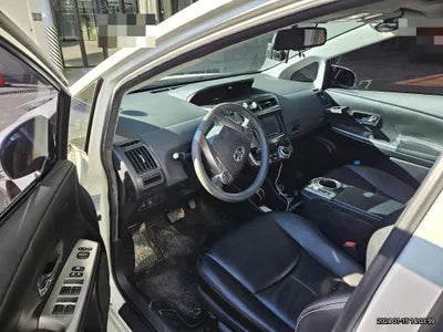 2016 Toyota Prius v VIN: