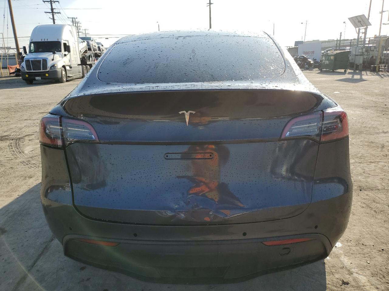 2023 TESLA MODEL Y  VIN:7SAYGDEE0PF924818