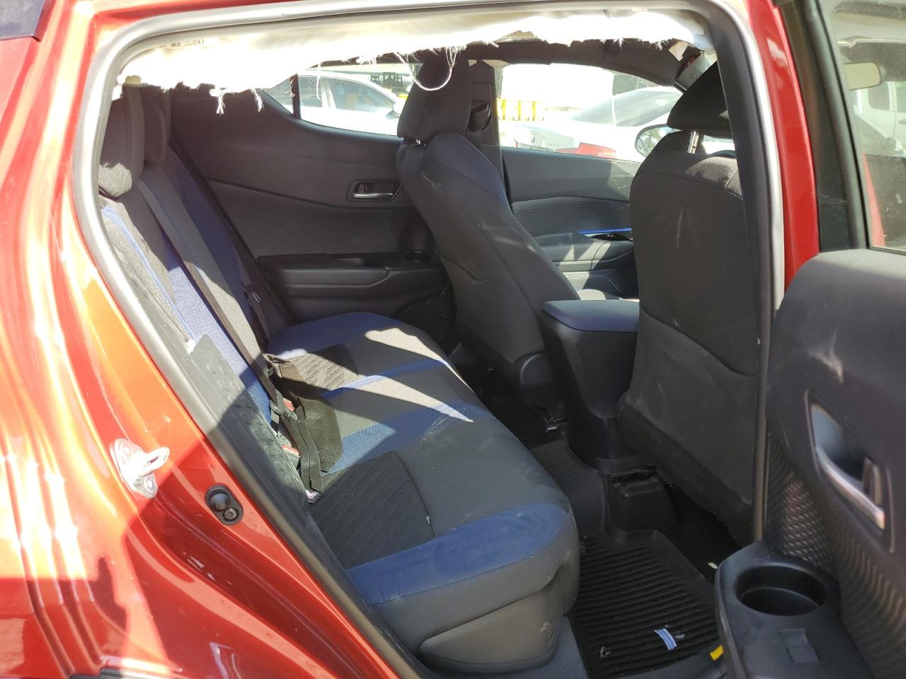 2022 TOYOTA C-HR XLE VIN:NMTKHMBX1NR145439