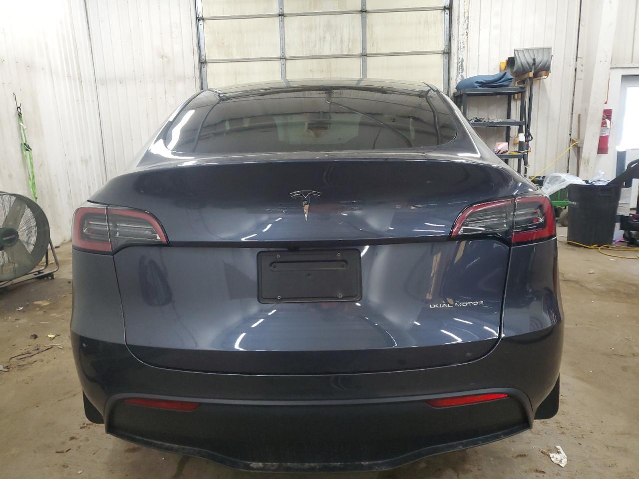2023 TESLA MODEL Y  VIN:7SAYGDEE6PF831883