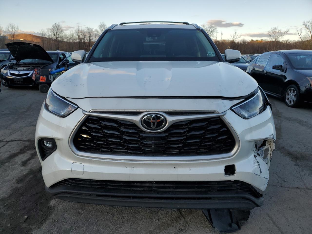 2022 TOYOTA HIGHLANDER XLE VIN:5TDGZRBH0NS590832