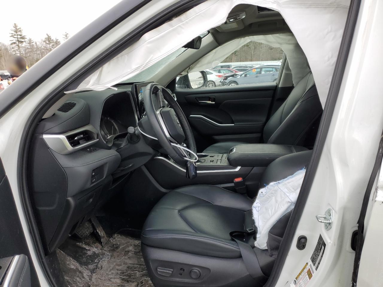 2022 TOYOTA HIGHLANDER XLE VIN:5TDHZRBH0NS246678