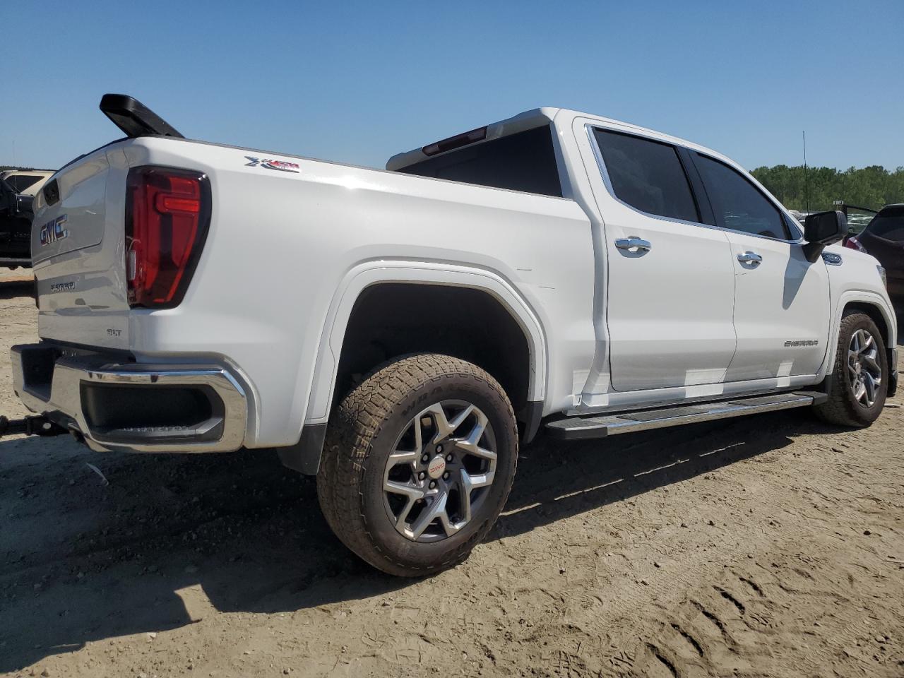 2022 GMC SIERRA K1500 SLT VIN:1GTUUDED2NZ646331