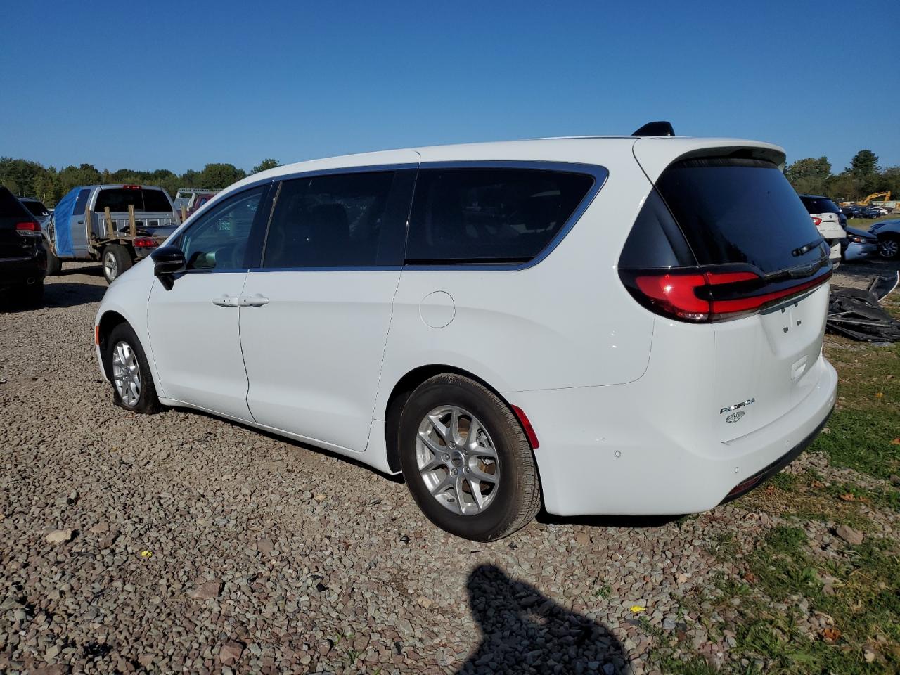 2024 CHRYSLER PACIFICA TOURING L VIN:2C4RC1BG3RR111319