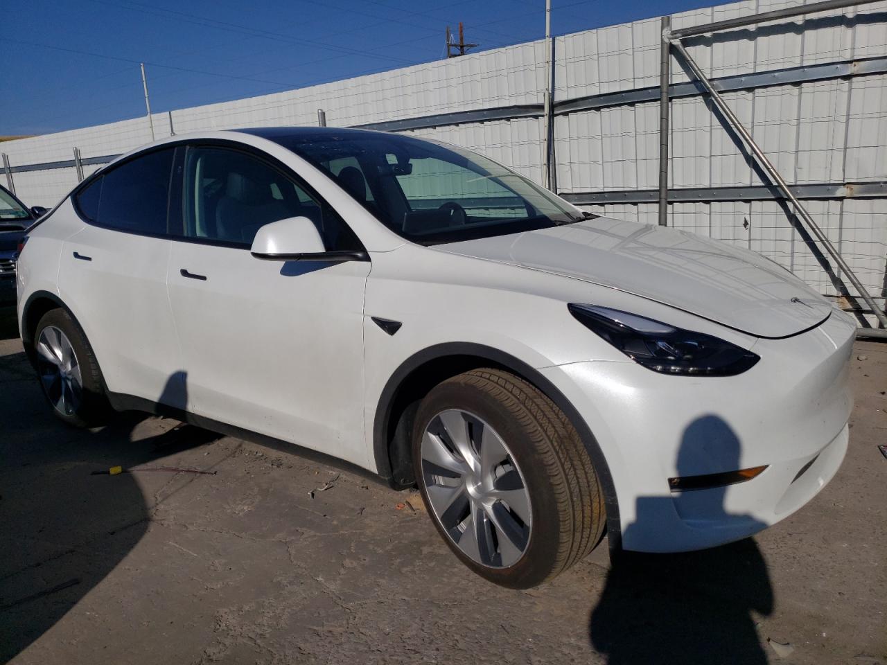 2024 TESLA MODEL Y  VIN:7SAYGAEE5RF010615