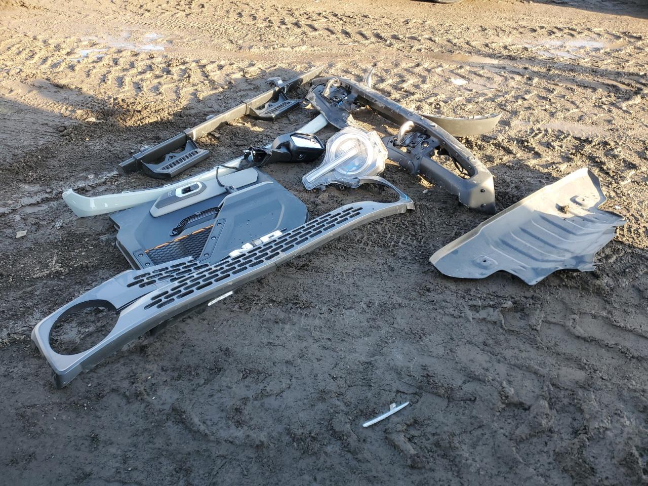 2023 FORD BRONCO BASE VIN:1FMEE5DP8PLB93420