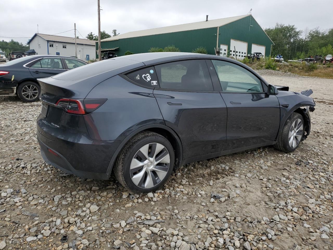 2024 TESLA MODEL Y  VIN:7SAYGDEE7RA241272