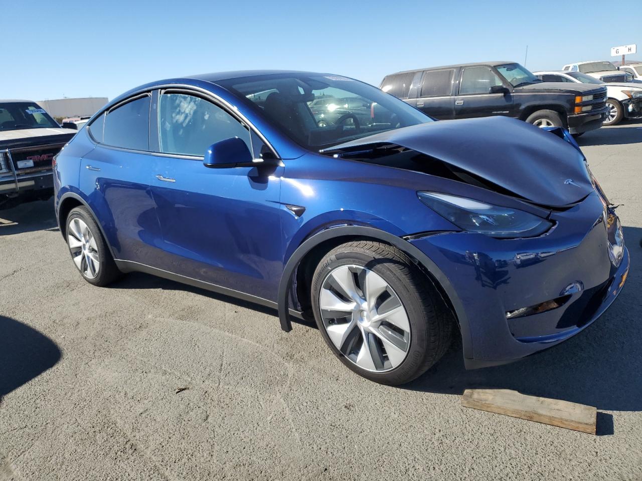 2024 TESLA MODEL Y  VIN:7SAYGDEE5RF981552