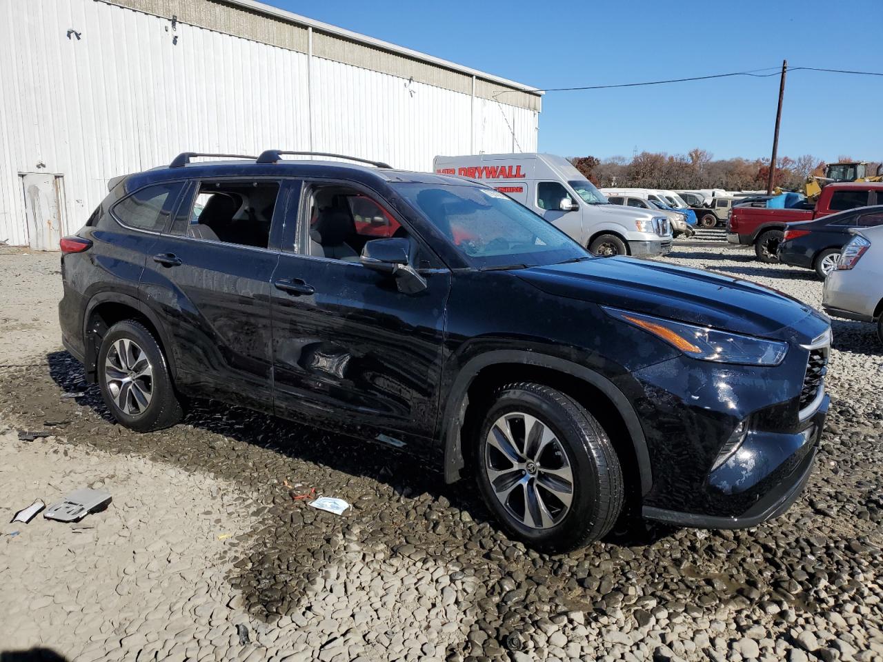 2022 TOYOTA HIGHLANDER XLE VIN:5TDGZRBH1NS579192