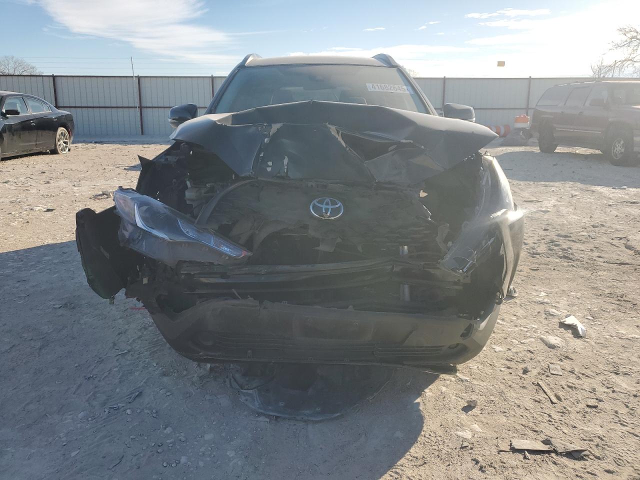 2022 TOYOTA COROLLA CROSS LE VIN:JHLRD28461S000981