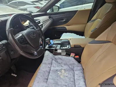 2018 Lexus ES 300 VIN: