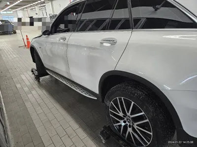 2020 Mercedes-Benz GLC 300 VIN: