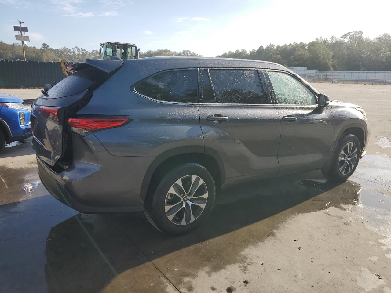 2022 TOYOTA HIGHLANDER XLE VIN:5TDGZRAH7NS556775