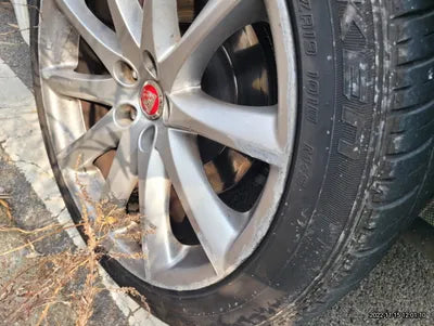 2016 Jaguar XJ SAJAA229XGNV99979 VIN:SAJAA229XGNV99979