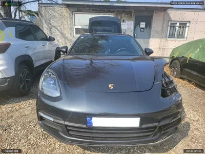 2017 Porsche Panamera WP0AA2A7XHL100772 VIN:WP0AA2A7XHL100772