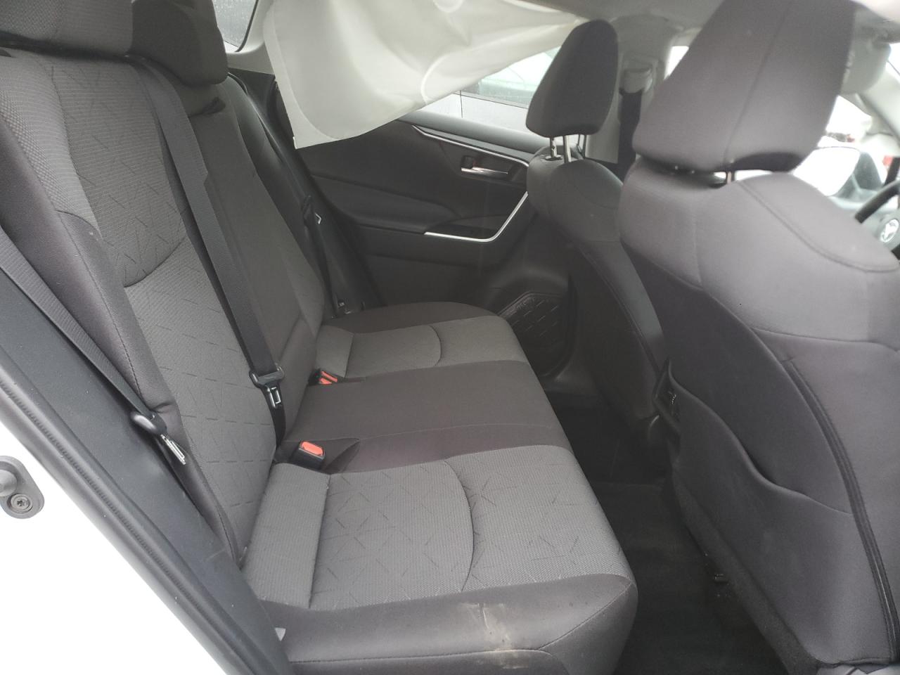 2022 TOYOTA RAV4 XLE VIN:2T3P1RFV3NW318295