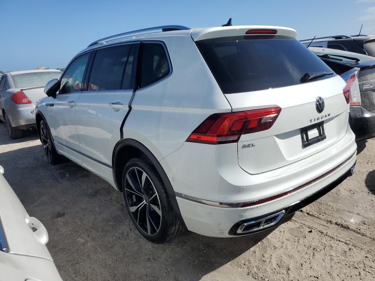 2023 VOLKSWAGEN TIGUAN SEL R-LINE BLACK VIN:3VV4B7AX2PM016175