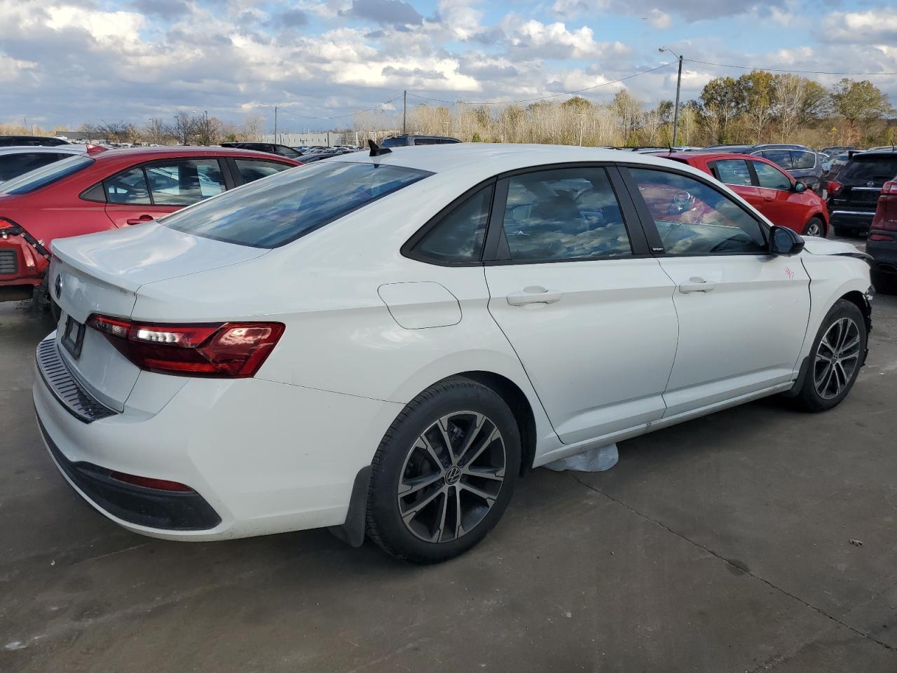 2024 VOLKSWAGEN JETTA SPORT VIN:3VWBM7BU3RM004413