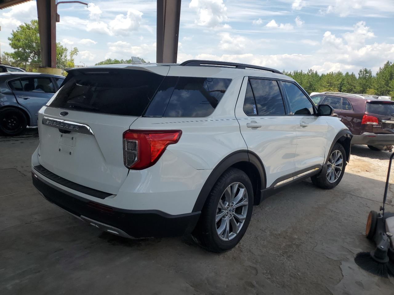 2022 FORD EXPLORER XLT VIN:1FMSK7DH6NGC09572