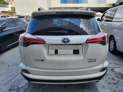 2017 Toyota RAV4 VIN: