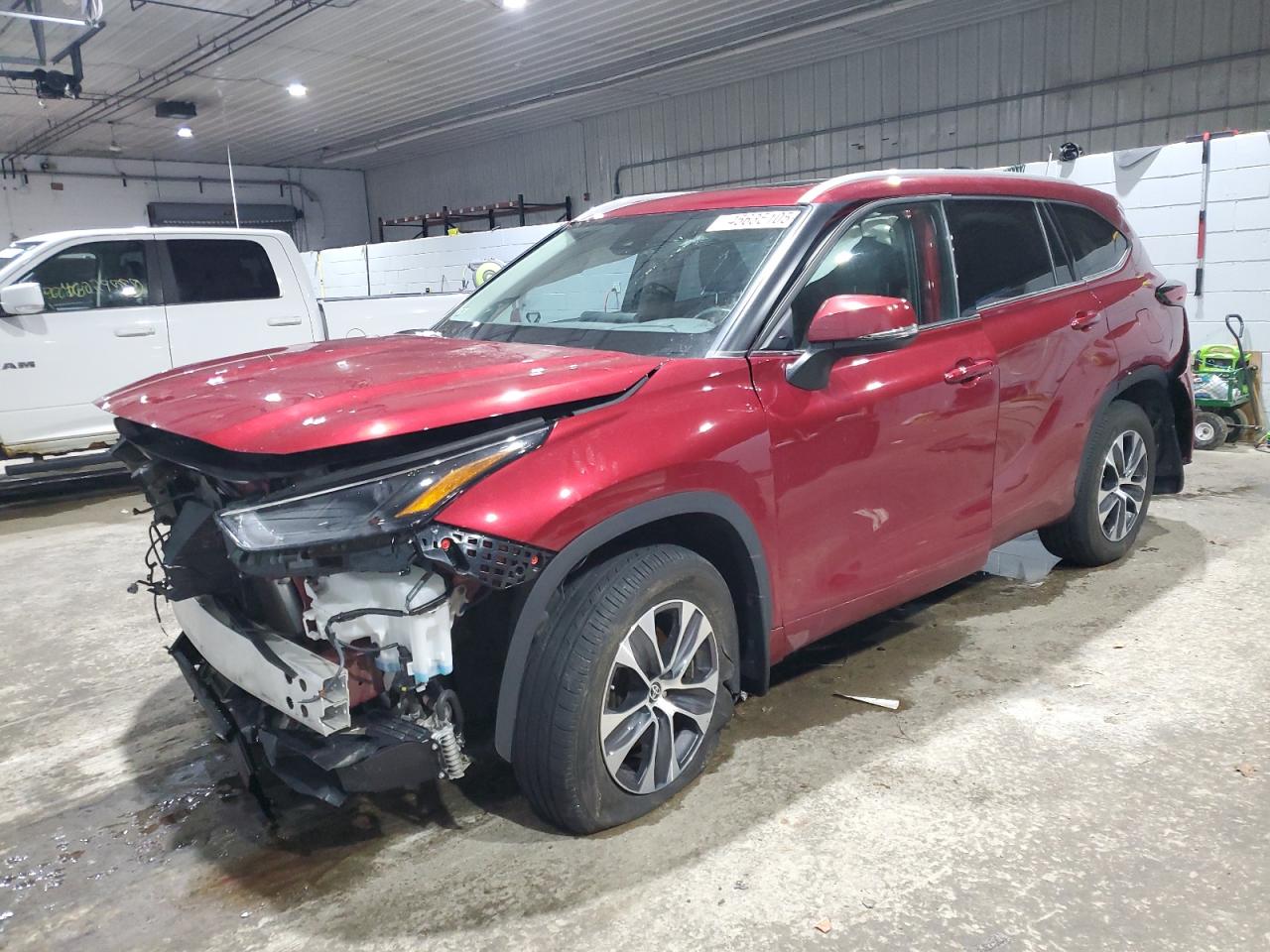 2022 TOYOTA HIGHLANDER XLE VIN:5TDGZRBH0NS591866