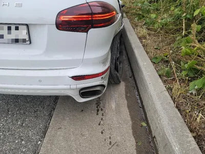 2015 Porsche Cayenne VIN: