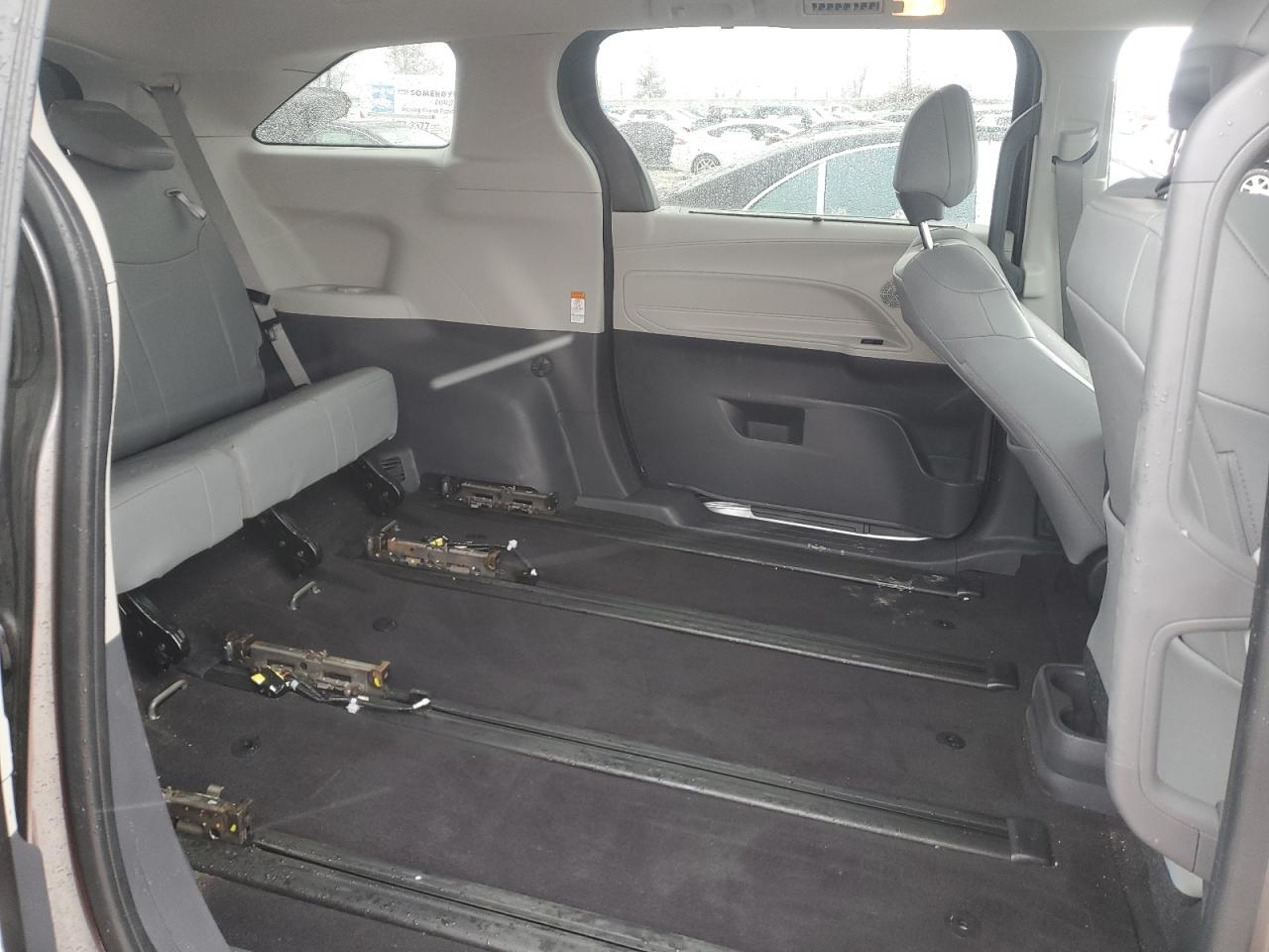 2024 TOYOTA SIENNA XLE VIN:5TDYSKFC8RS150152