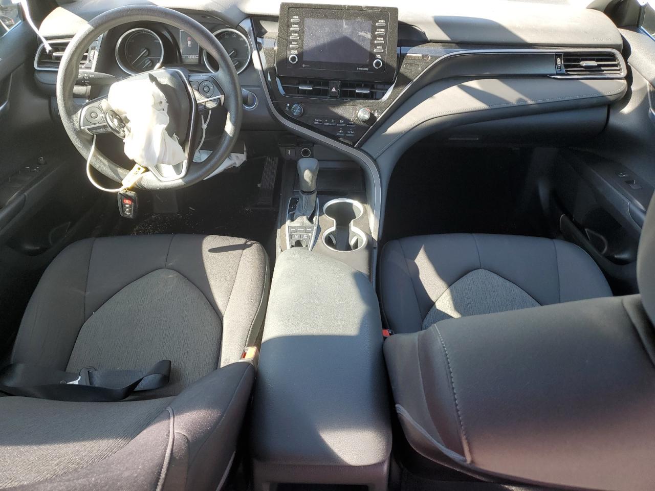 2022 TOYOTA CAMRY LE VIN:4T1C31AK2NU573018