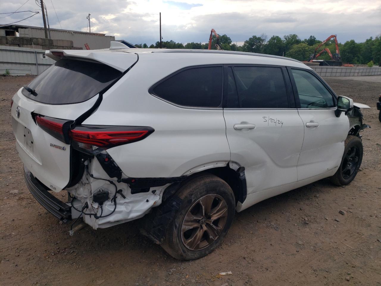 2022 TOYOTA HIGHLANDER HYBRID XLE VIN:5TDABRCH5NS543966