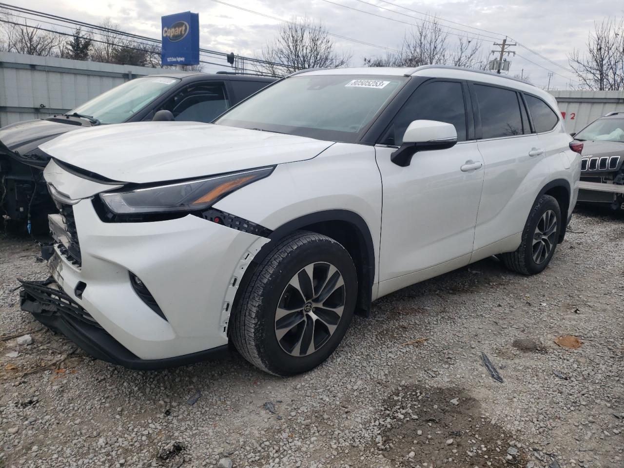2022 TOYOTA HIGHLANDER XLE VIN:5TDHZRBH6NS560268