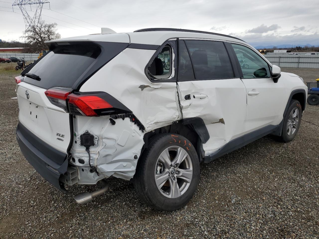 2022 TOYOTA RAV4 XLE VIN:2T3P1RFV0NC307806